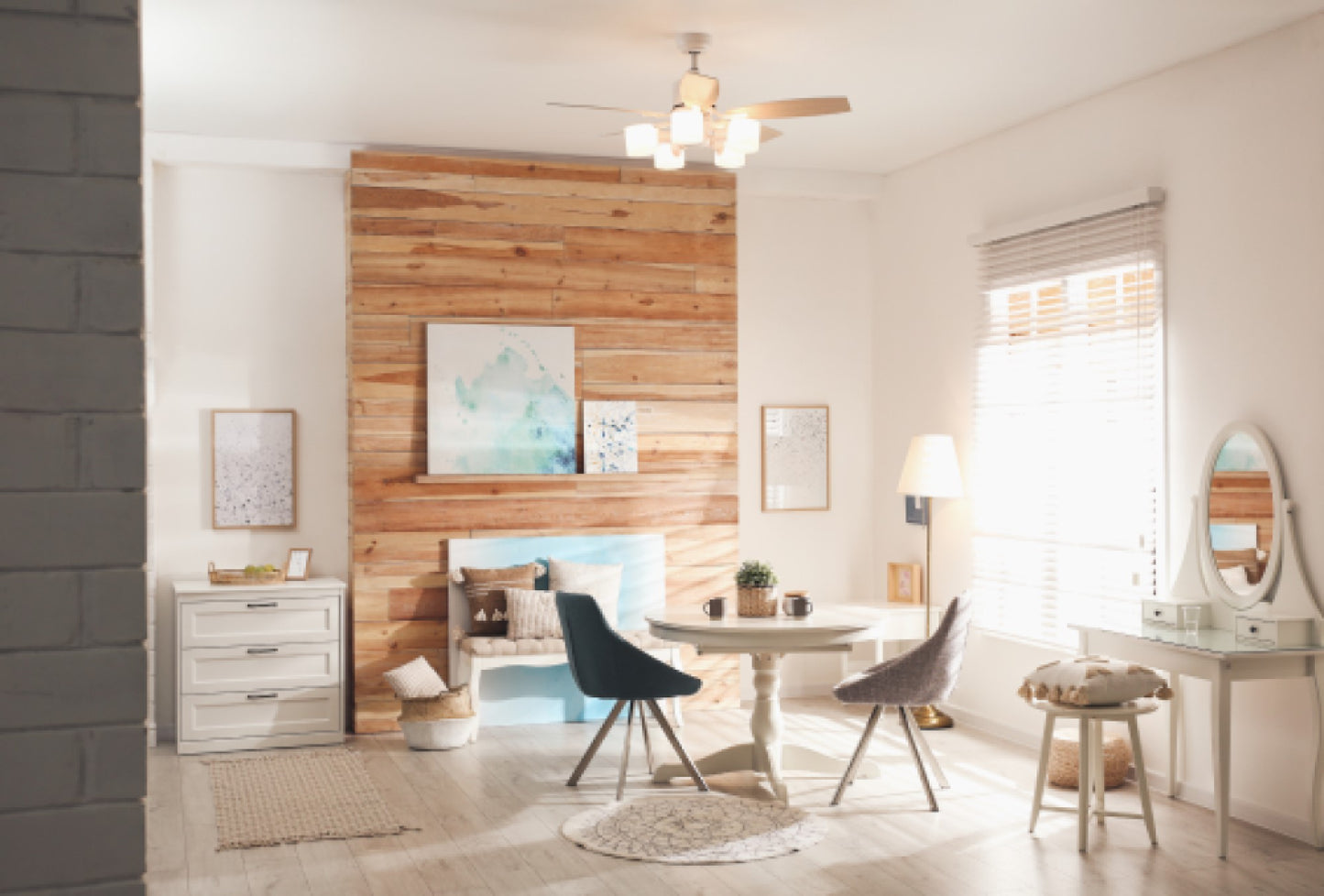 How to change a light bulb in a ceiling fan
